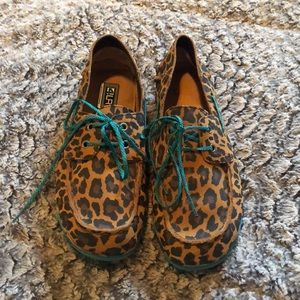 Ladies 7 1/2 Ariat leopard  great condition